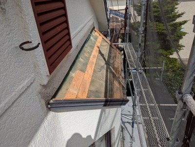 【京田辺市】台風シーズンが来る前に！経年劣化した軽量瓦の葺き替えで安心③